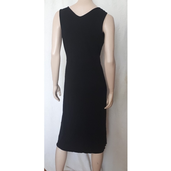 V-neck Sleeveless Dress - Picture 3 of 11